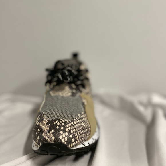 Nice Steve Madden shoes for woman/girls either one must buy - Picture 4 of 6